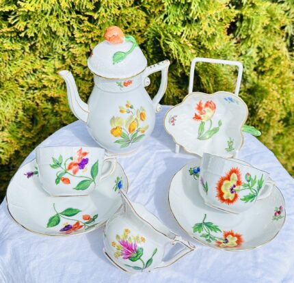 Seltenes Herend Centenar‑Mokka‑Service 1839–1939, Handbemalt, Streublumen, 7‑teilig