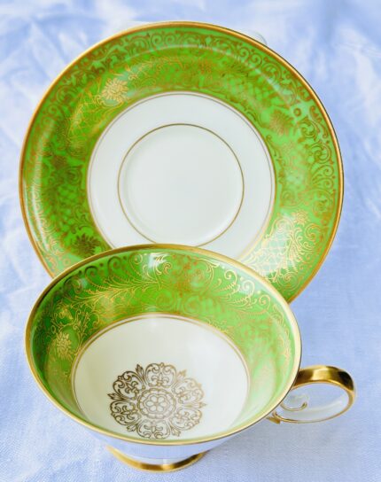 Bavaria Tirschenreuth Porzellan Mokkatasse Grün‑Gold ca. 1950–1970